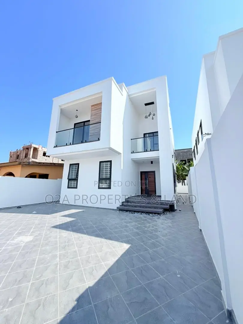 4bdrm House in Sakumono for sale in Sakumono
