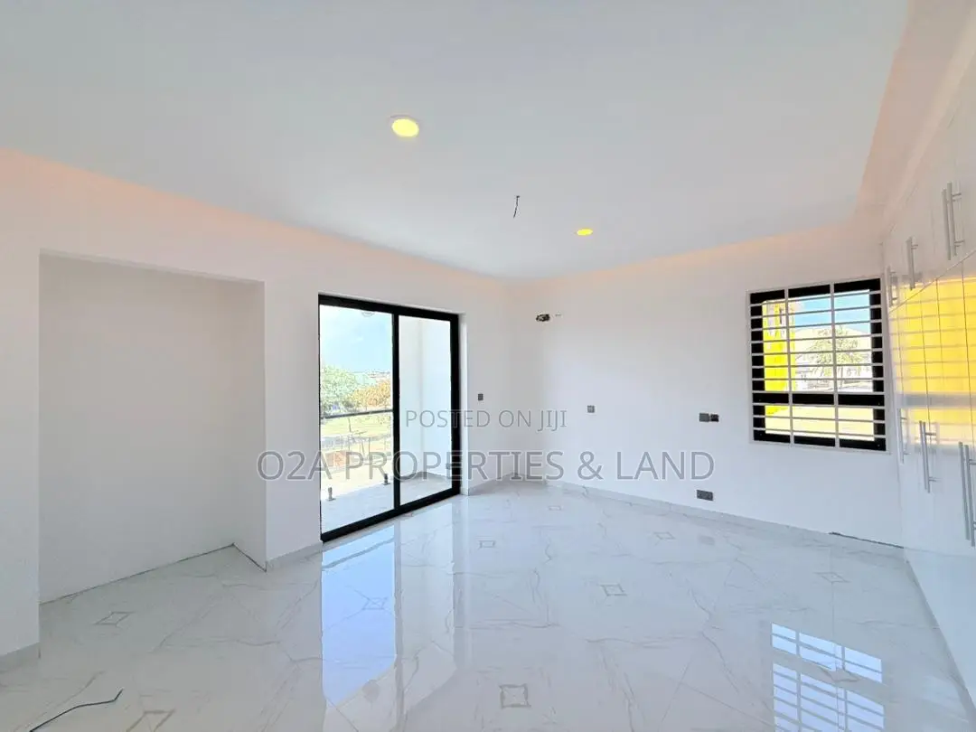 4bdrm House in Sakumono for sale in Sakumono