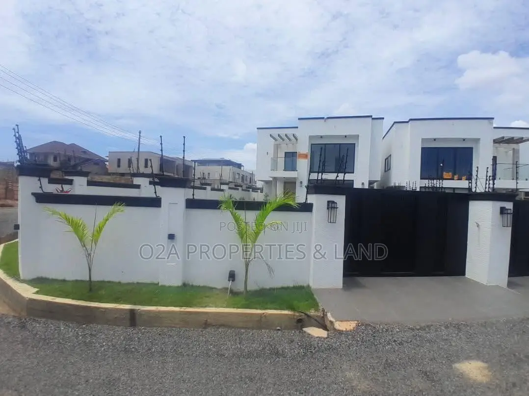 4bdrm House in East Airport for sale in Airport Residential Area