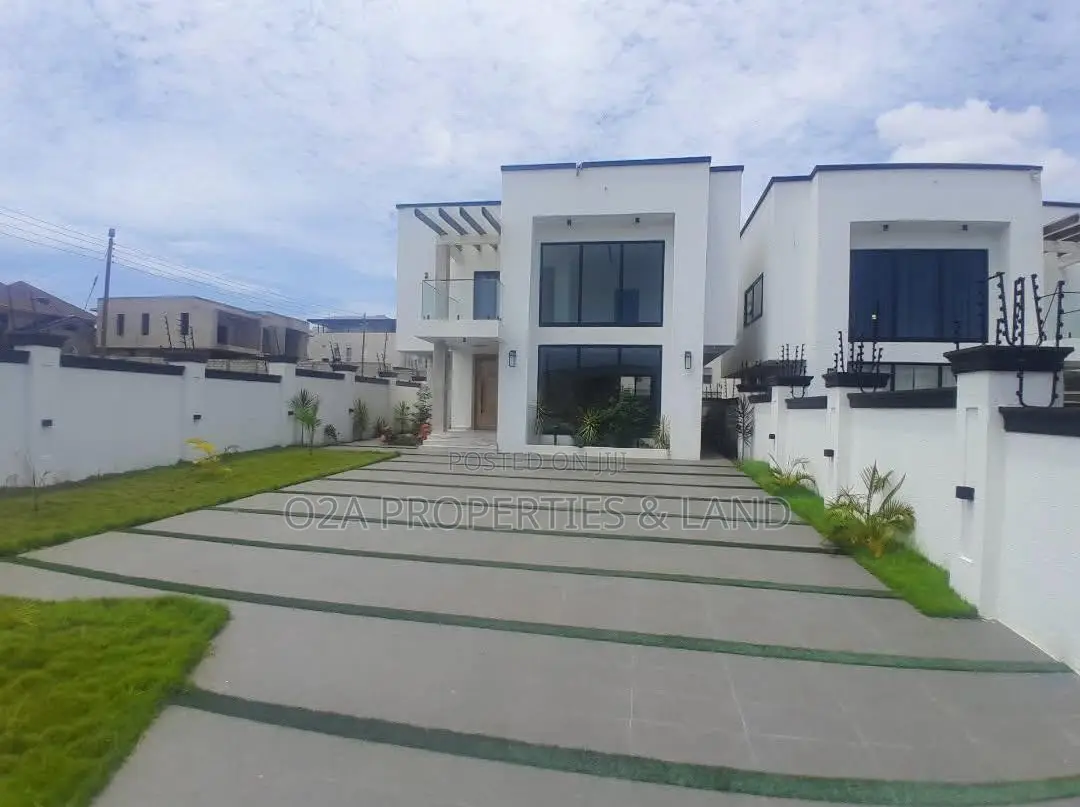 4bdrm House in East Airport for sale in Airport Residential Area