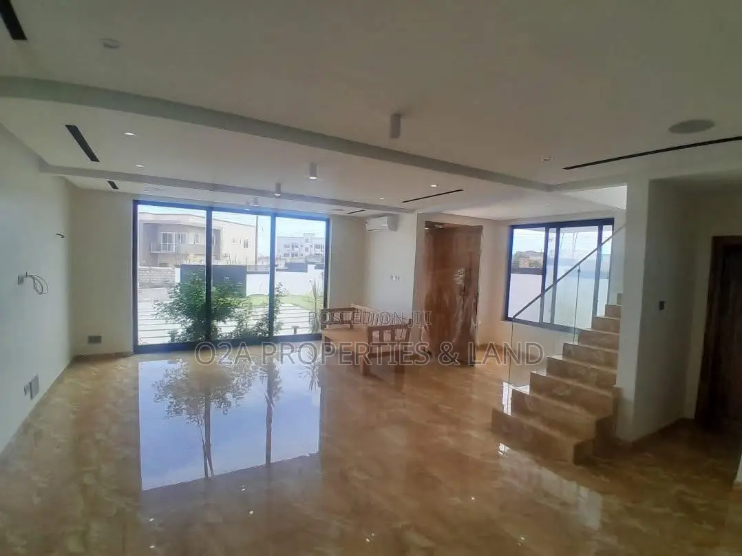 4bdrm House in East Airport for sale in Airport Residential Area