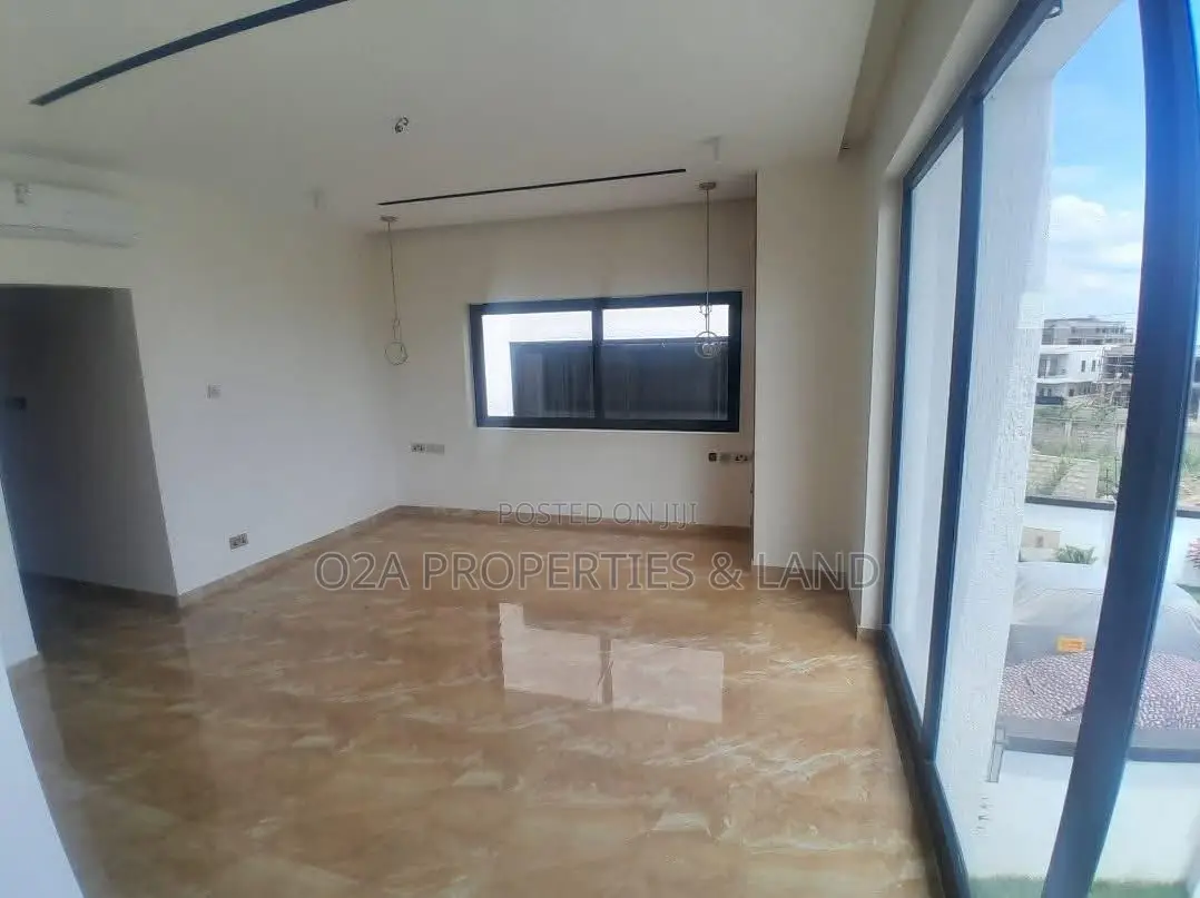 4bdrm House in East Airport for sale in Airport Residential Area