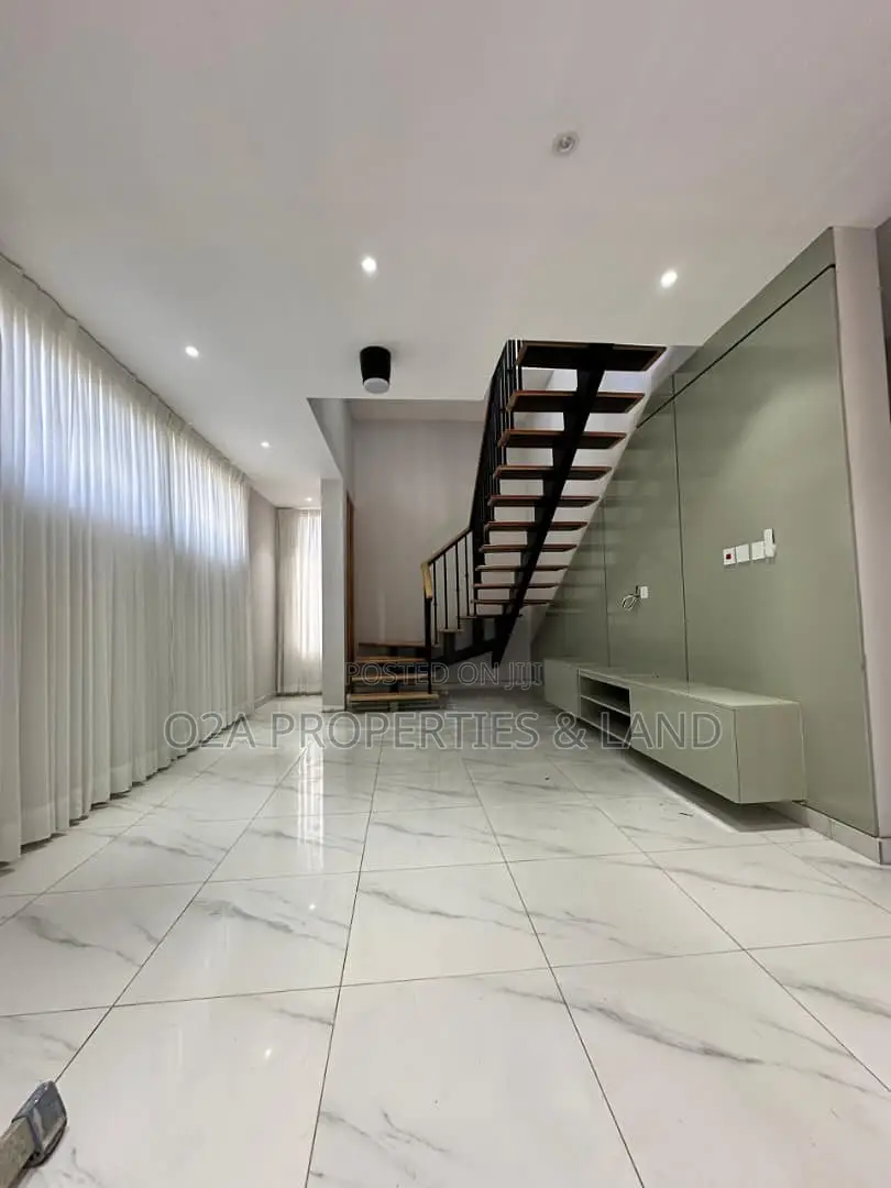 Furnished 3bdrm House in Lakeside Estate for sale in Lake Side Estate
