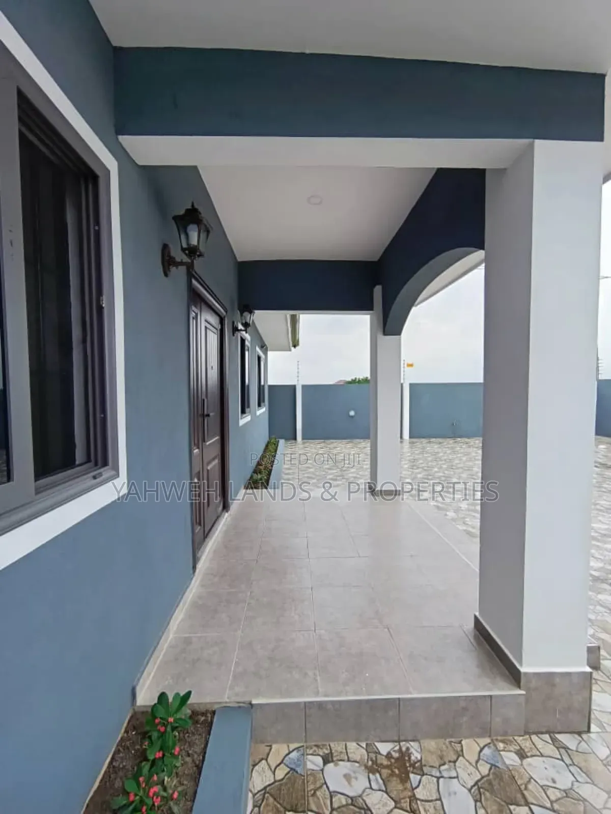 4bdrm House in Adenta for sale in Adenta