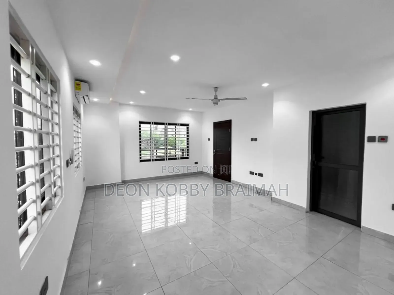 4bdrm Townhouse / Terrace in Right Propertied, Barrier for rent in Barrier