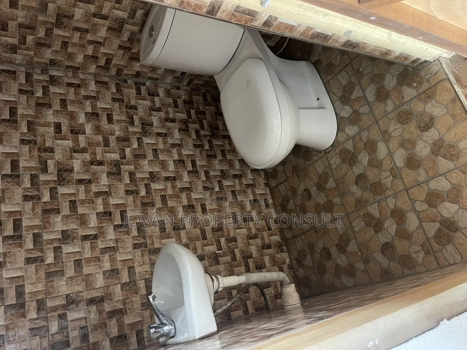 Store for Rent at Amasaman Abease 1200 a Month for Two Advance in Amasaman