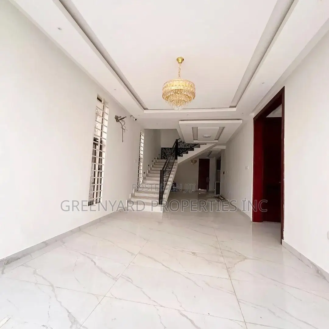 6bdrm House in Hills, East Legon for sale in East Legon