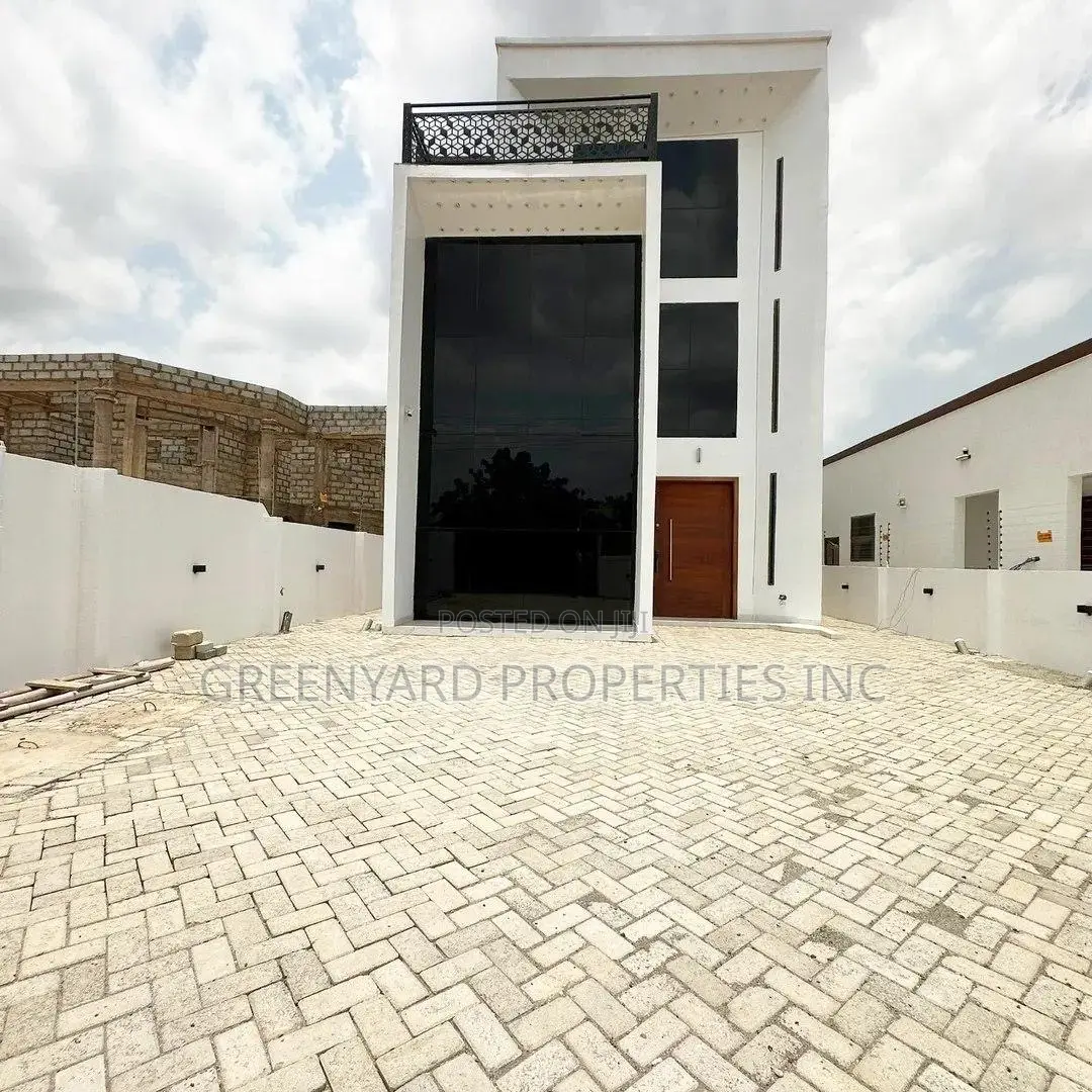 6bdrm House in Hills, East Legon for sale in East Legon