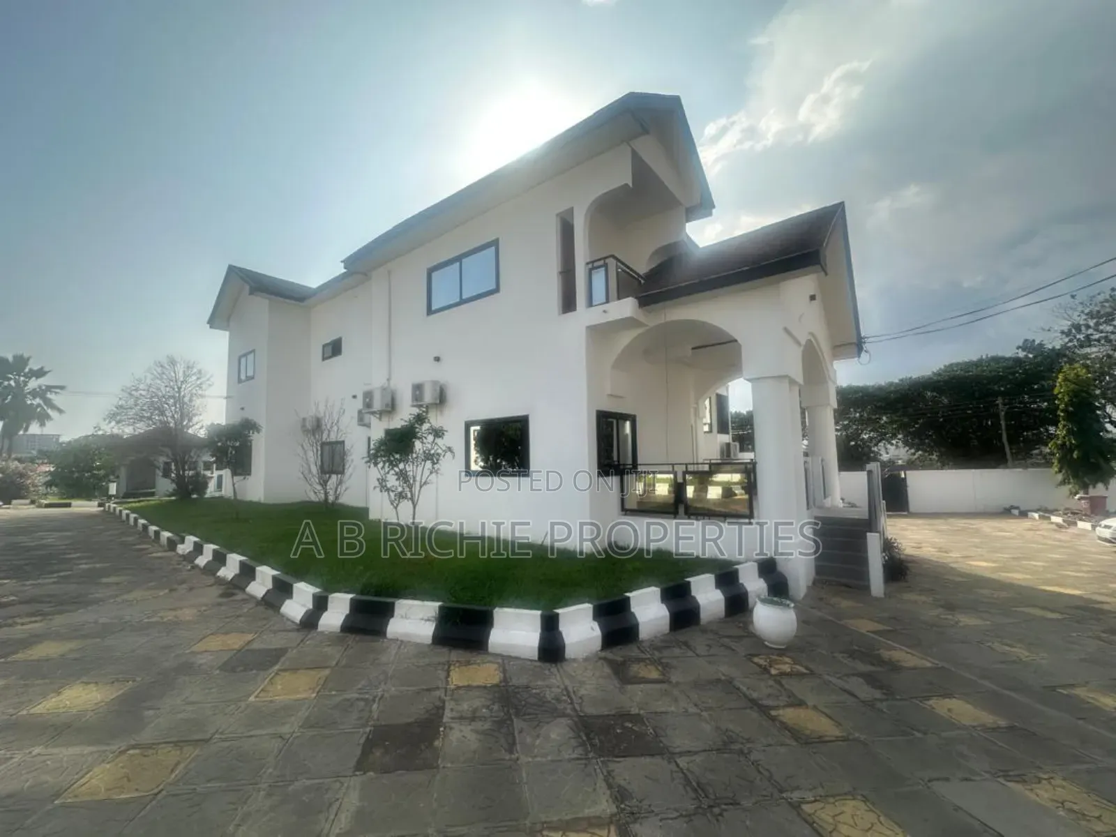 6bdrm House in Ab Richie Properties, Airport Residential Area for rent in Airport Residential Area