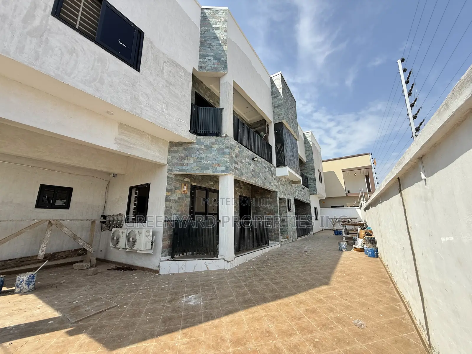 2bdrm Apartment in Ars, East Legon for rent in East Legon