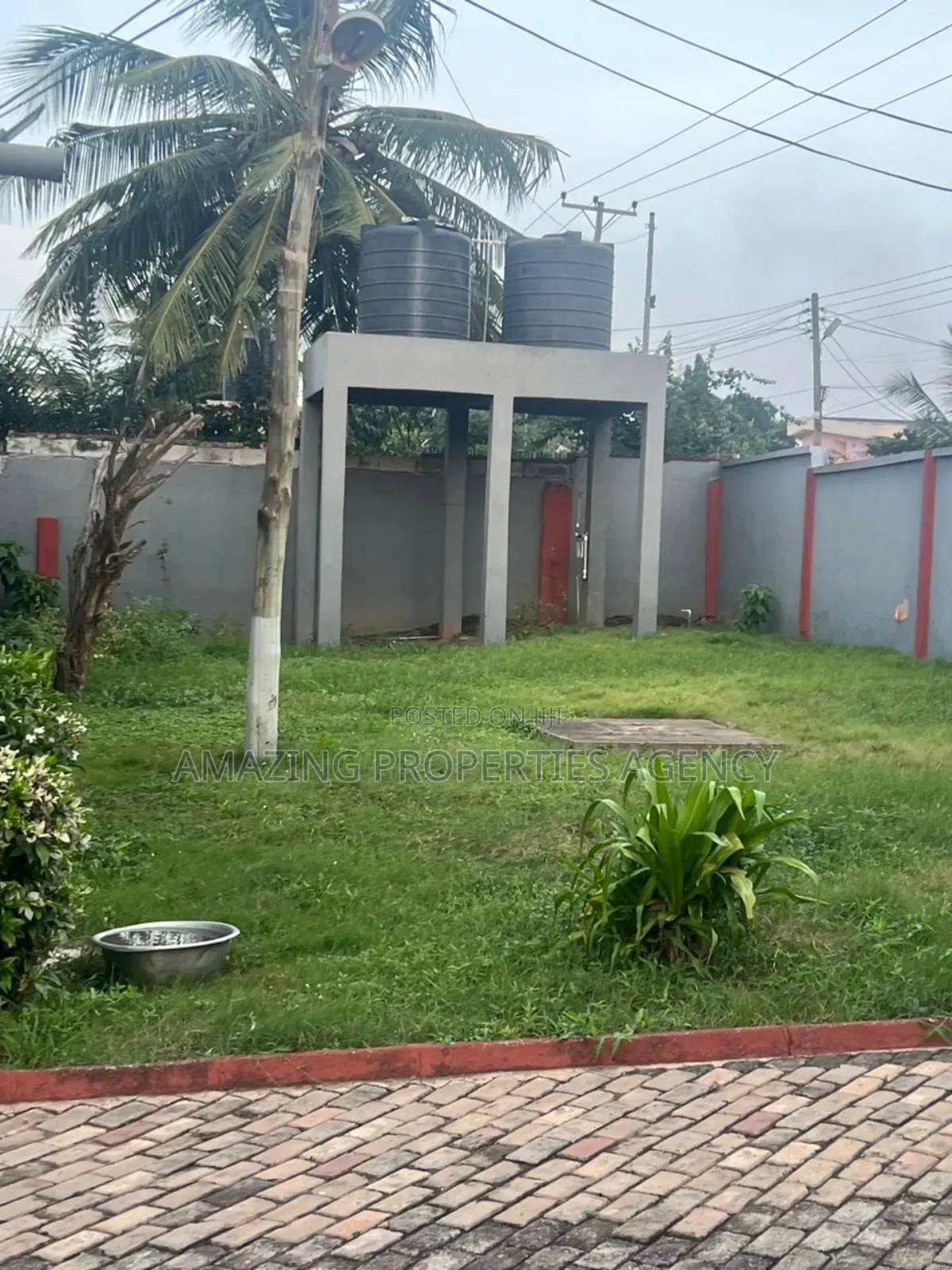 90x100 Land With 4 Bedrooms in Teshie-Nungua Estates