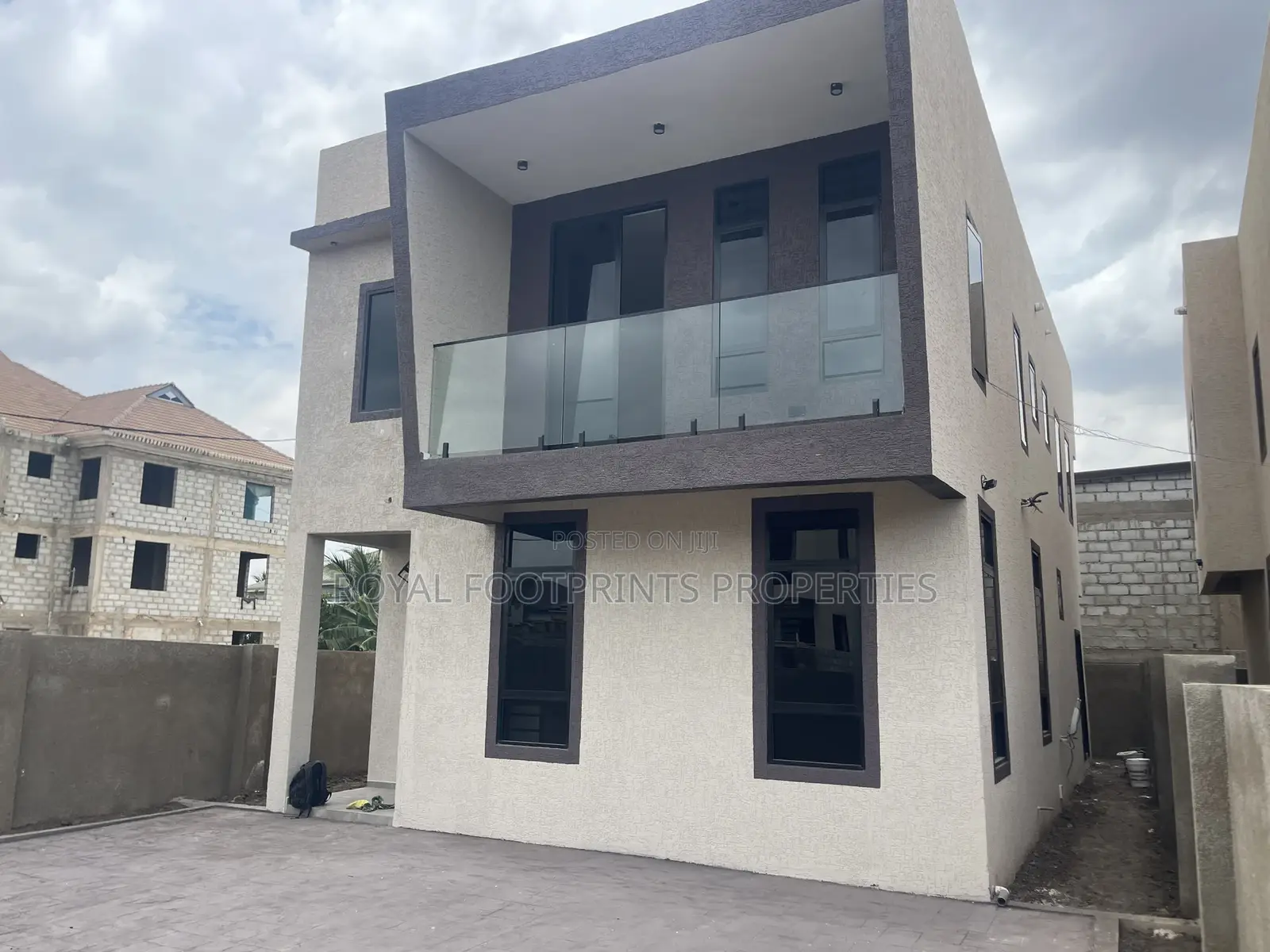 3bdrm House in Luxelooks Properties, East Legon for sale in East Legon