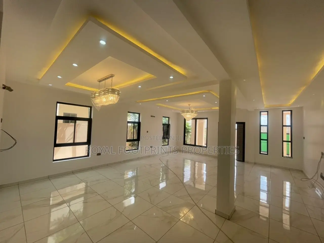 5bdrm House in Luxelooks Properties, East Legon for sale in East Legon