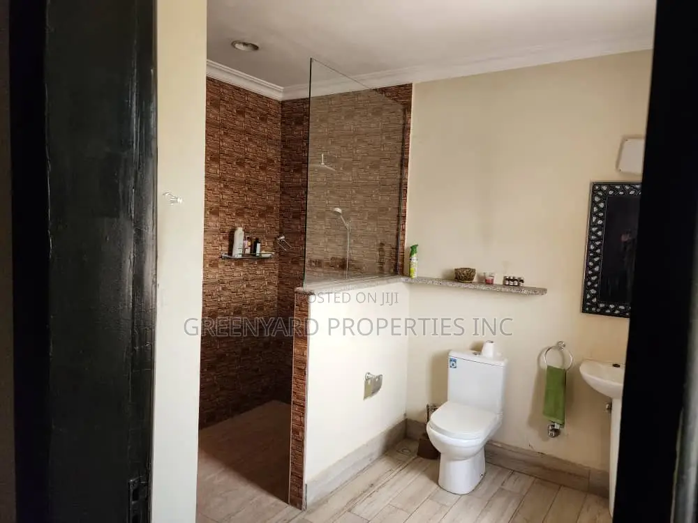 4bdrm House in C25 Royal Palm, Tema Metropolitan for sale in Tema Metropolitan