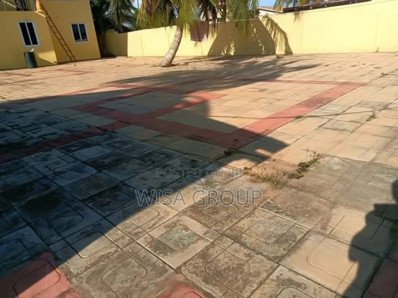 6bdrm Duplex in Wisa Group, Accra Metropolitan for sale in Accra Metropolitan