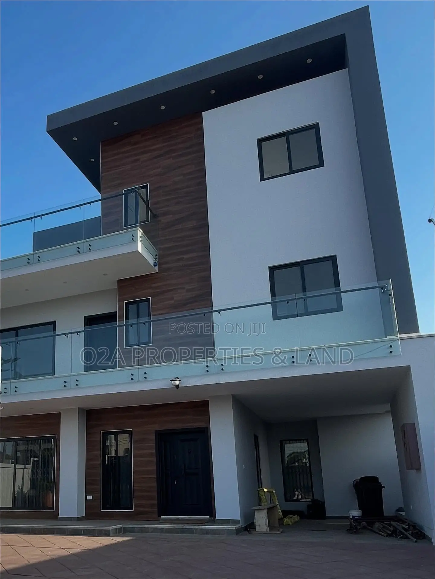 4bdrm House in East Legon, American House for sale in American House