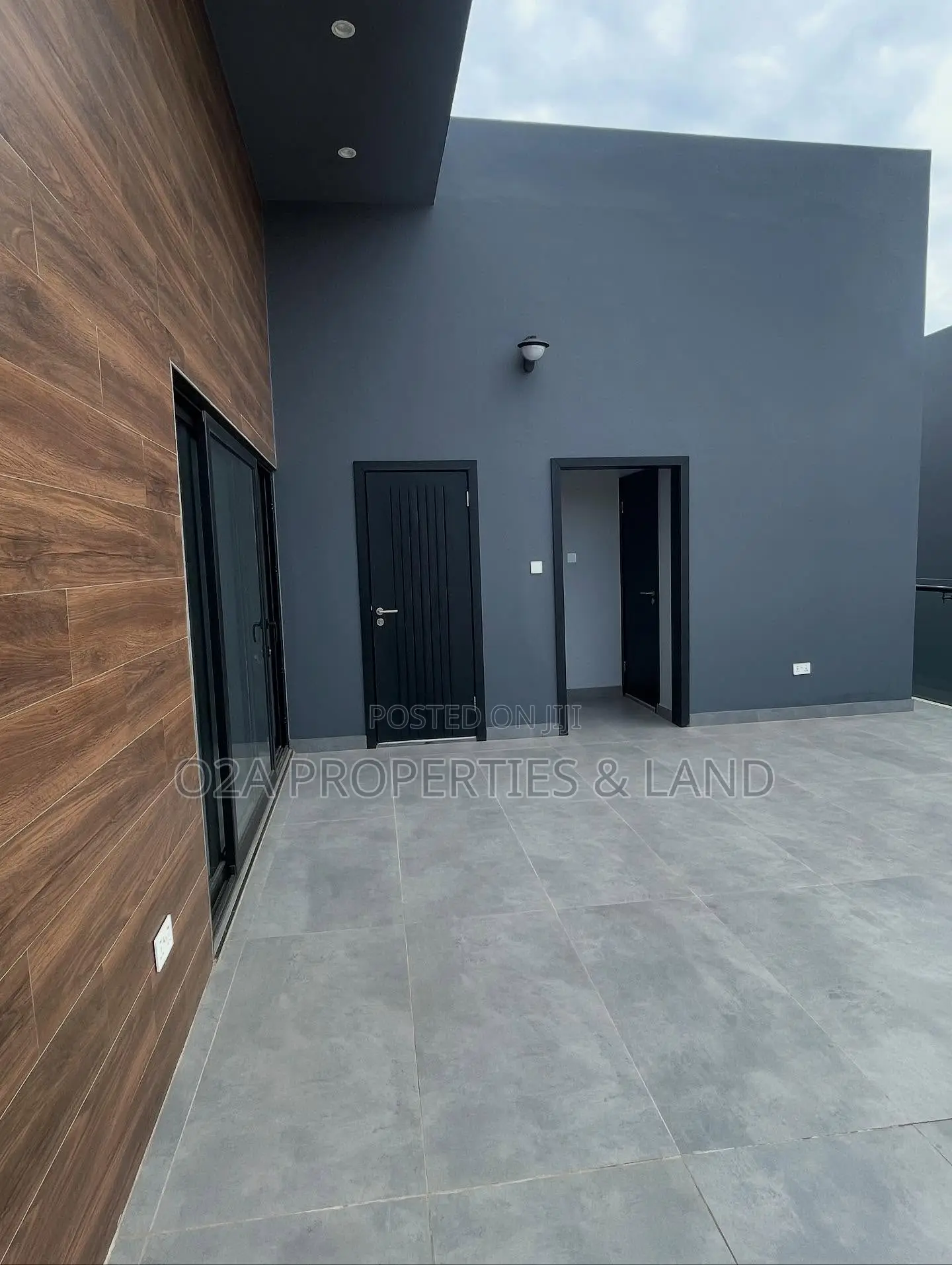 4bdrm House in East Legon, American House for sale in American House