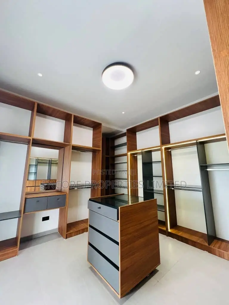 4bdrm House in Encore Properties, Owusu Ansah for sale in Owusu Ansah