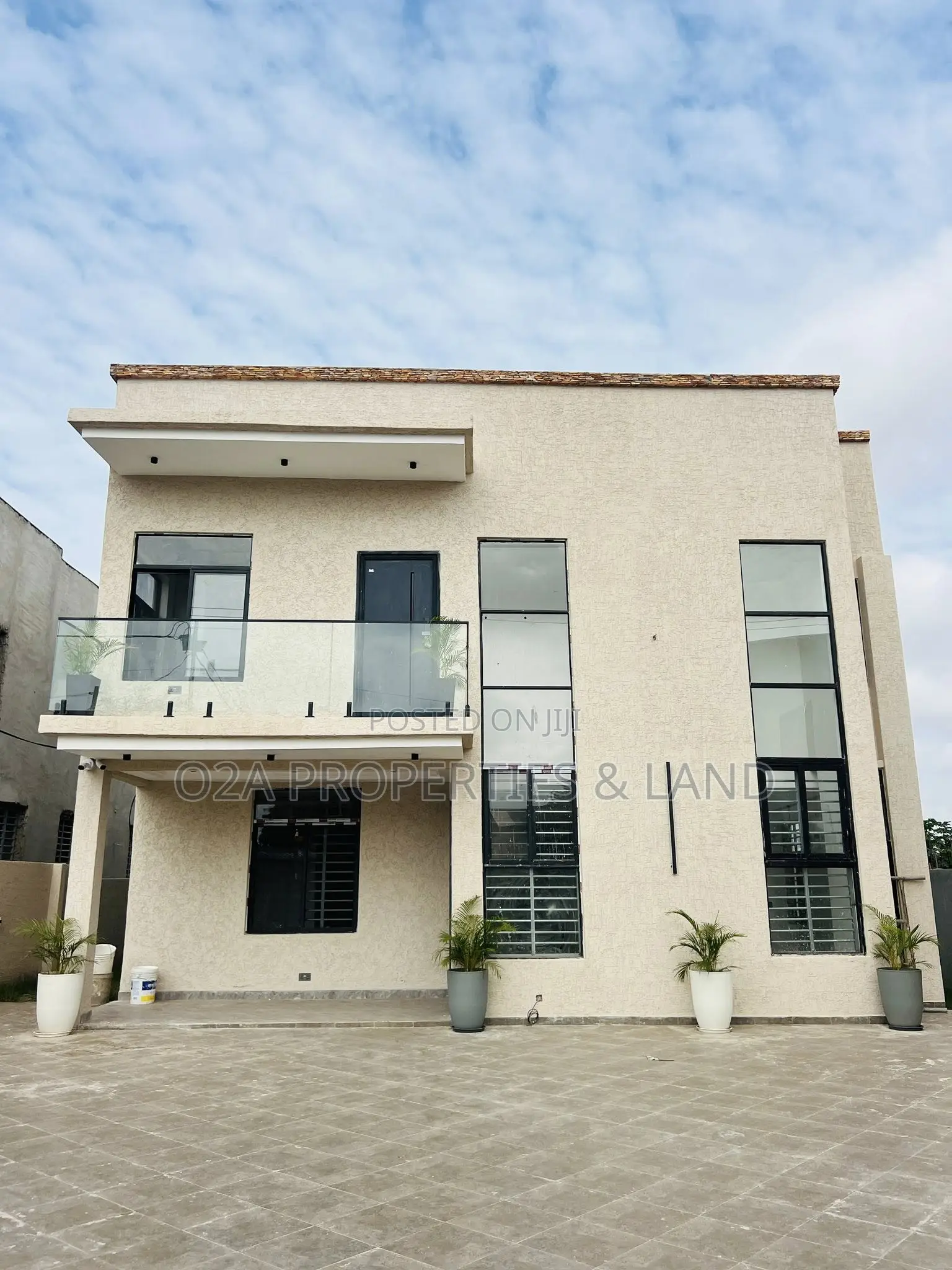 4bdrm House in Ashaley Botwe, Lake Side Estate for sale in Lake Side Estate