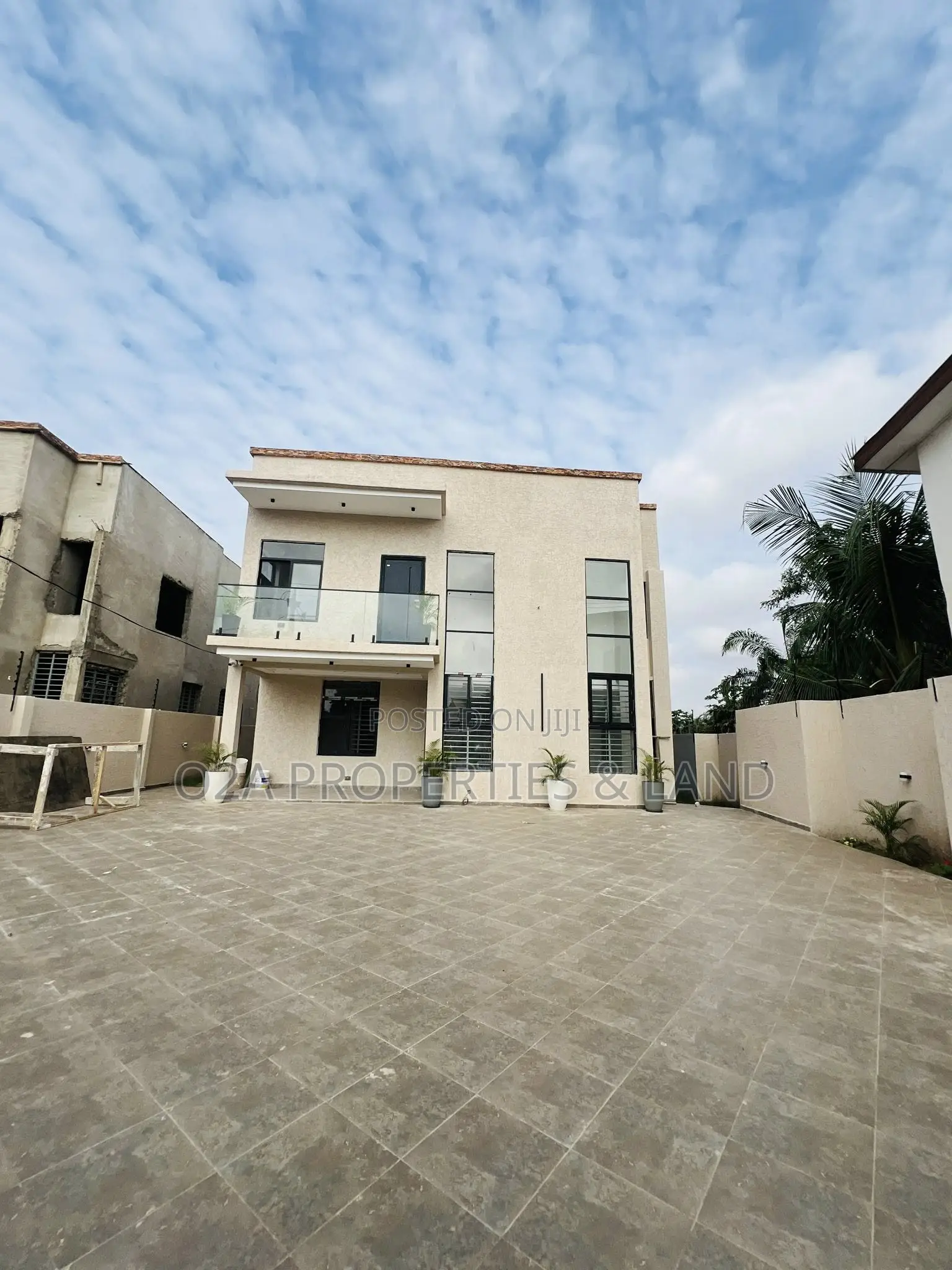 4bdrm House in Ashaley Botwe, Lake Side Estate for sale in Lake Side Estate