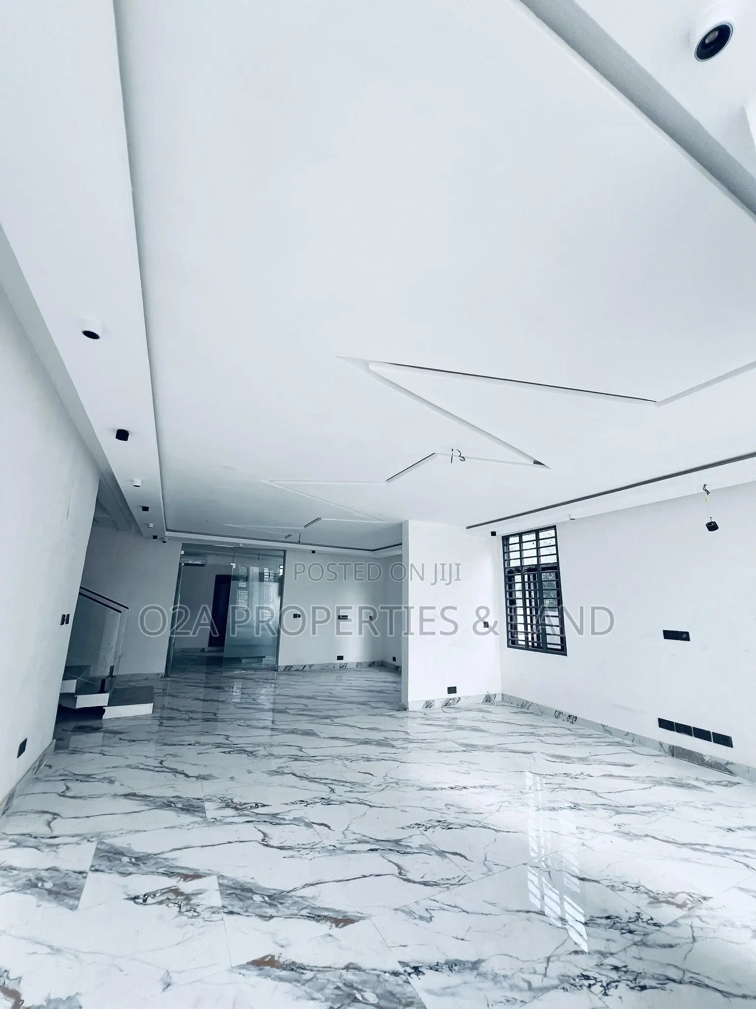 4bdrm House in Ashaley Botwe, Lake Side Estate for sale in Lake Side Estate