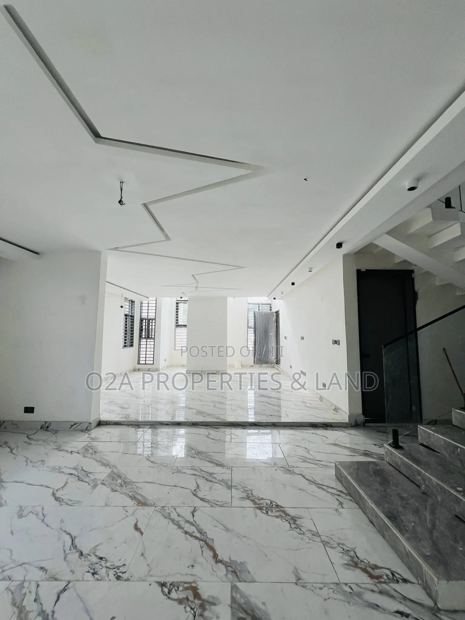 4bdrm House in Ashaley Botwe, Lake Side Estate for sale in Lake Side Estate