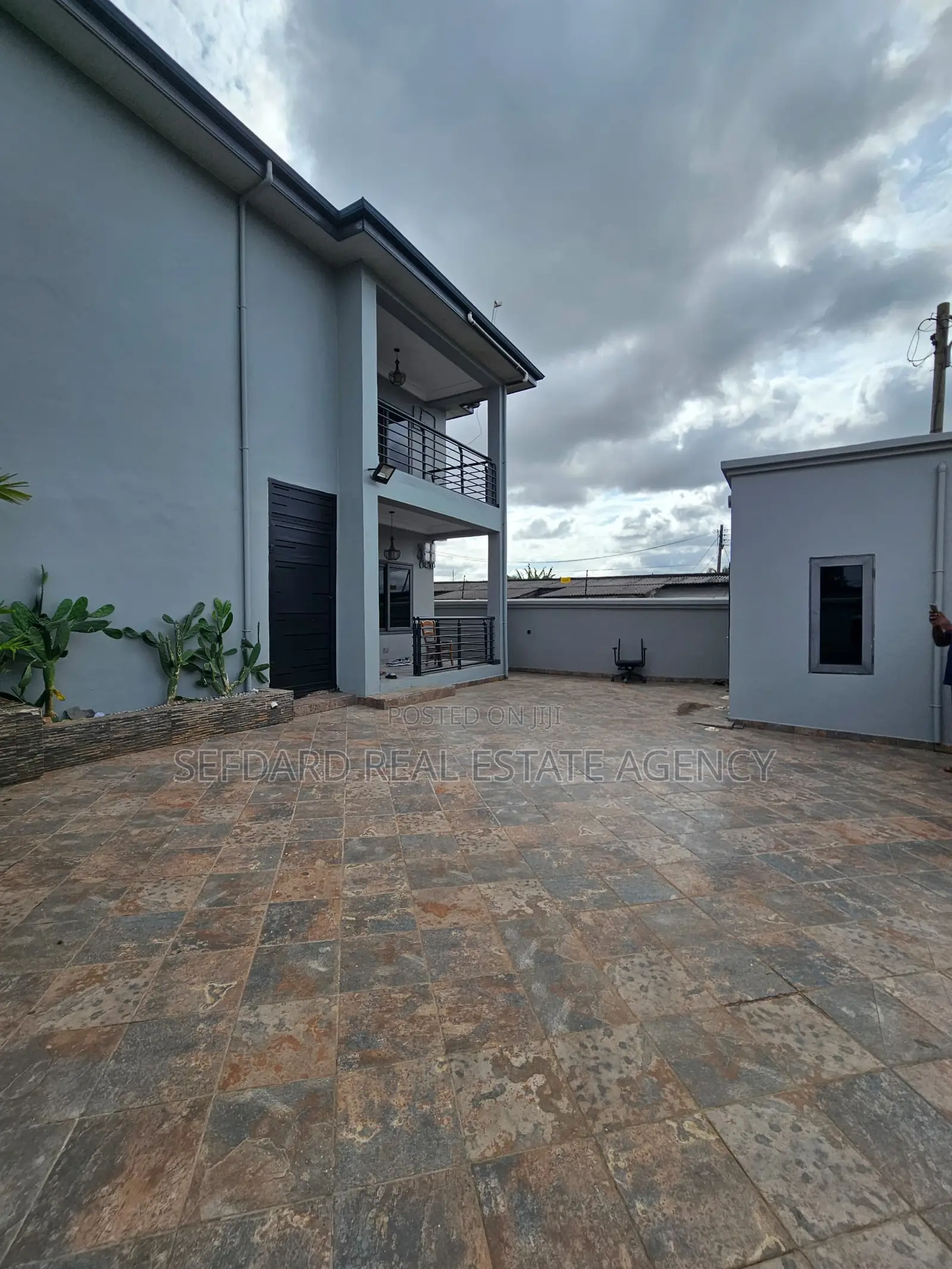 4bdrm House in Madina for sale in Madina