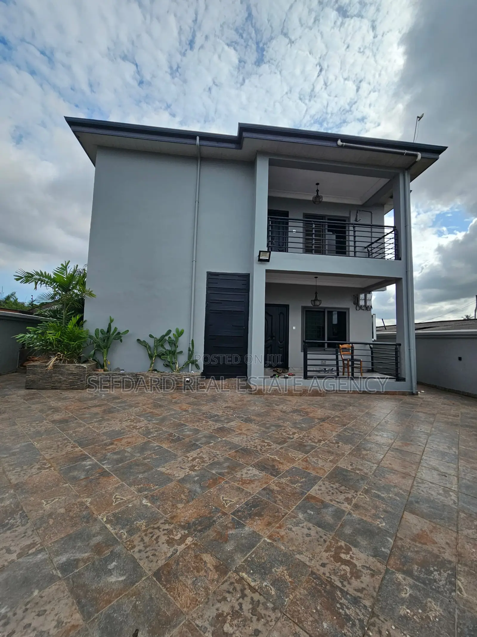 4bdrm House in Madina for sale in Madina