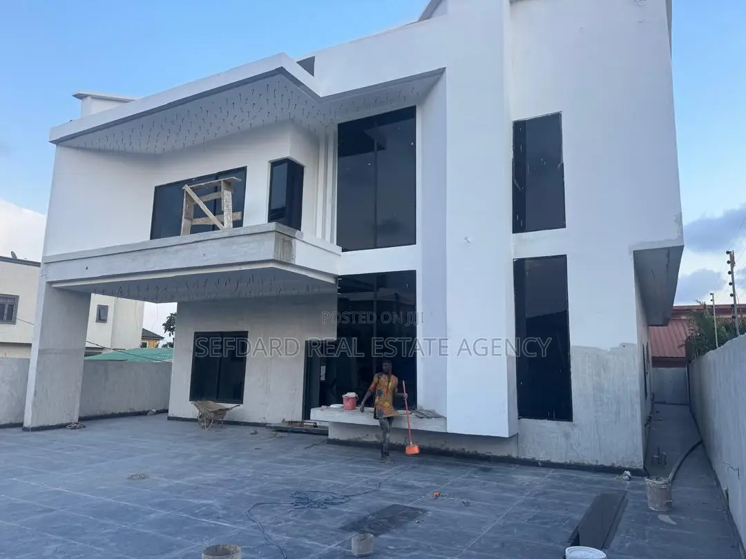 4bdrm Duplex in Haatso for sale in Haatso
