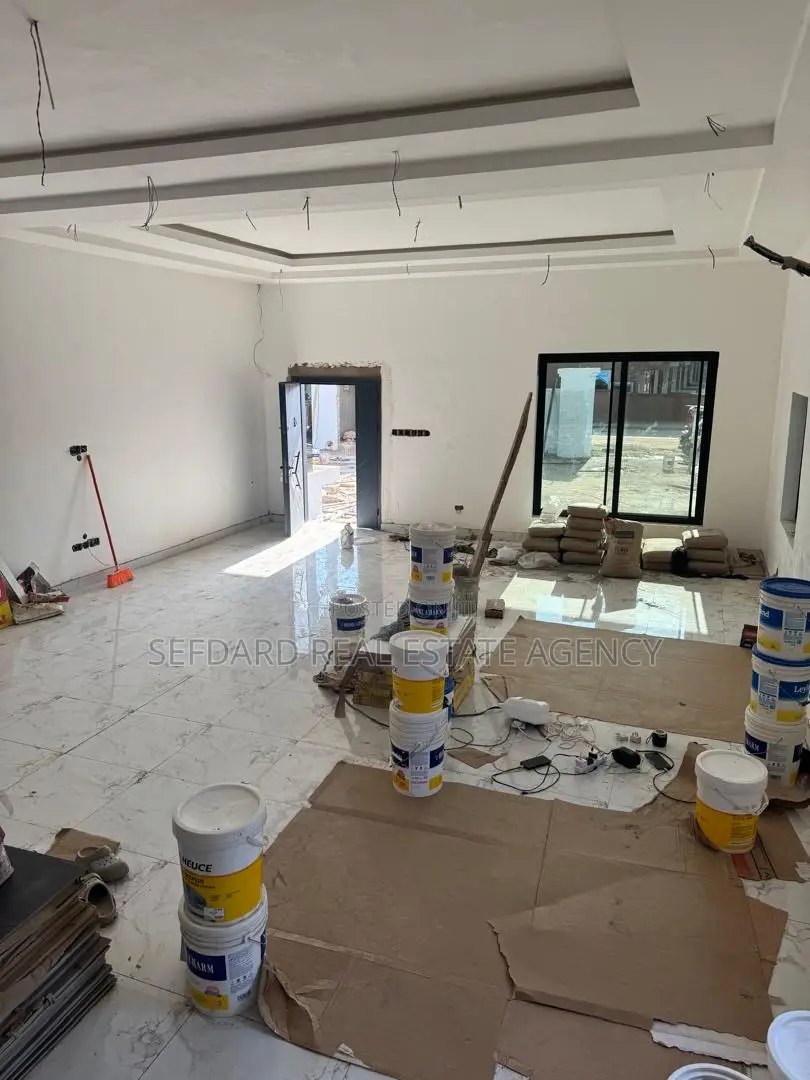 4bdrm Duplex in Haatso for sale in Haatso