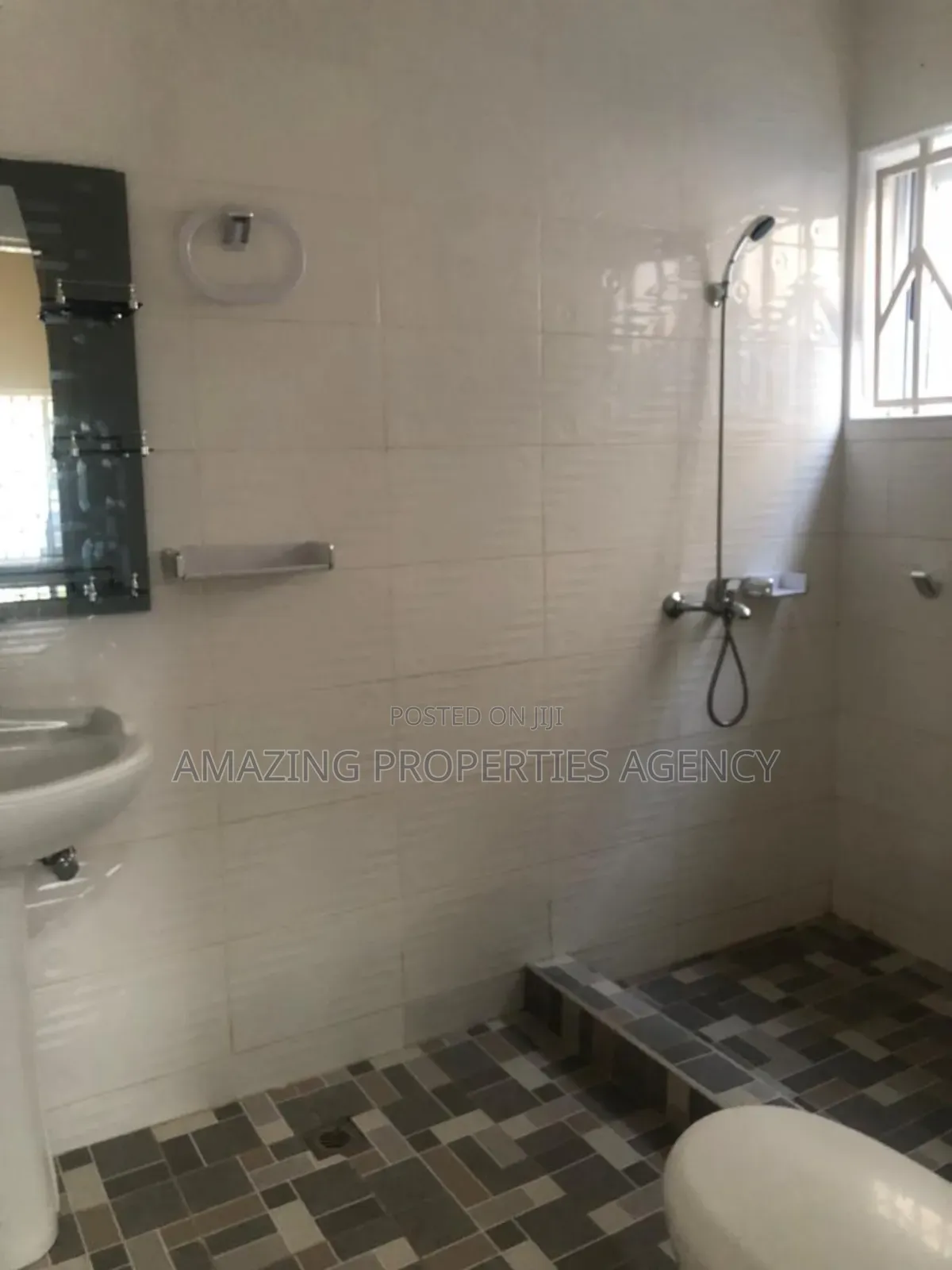 3bdrm House in Spintex for rent in Spintex