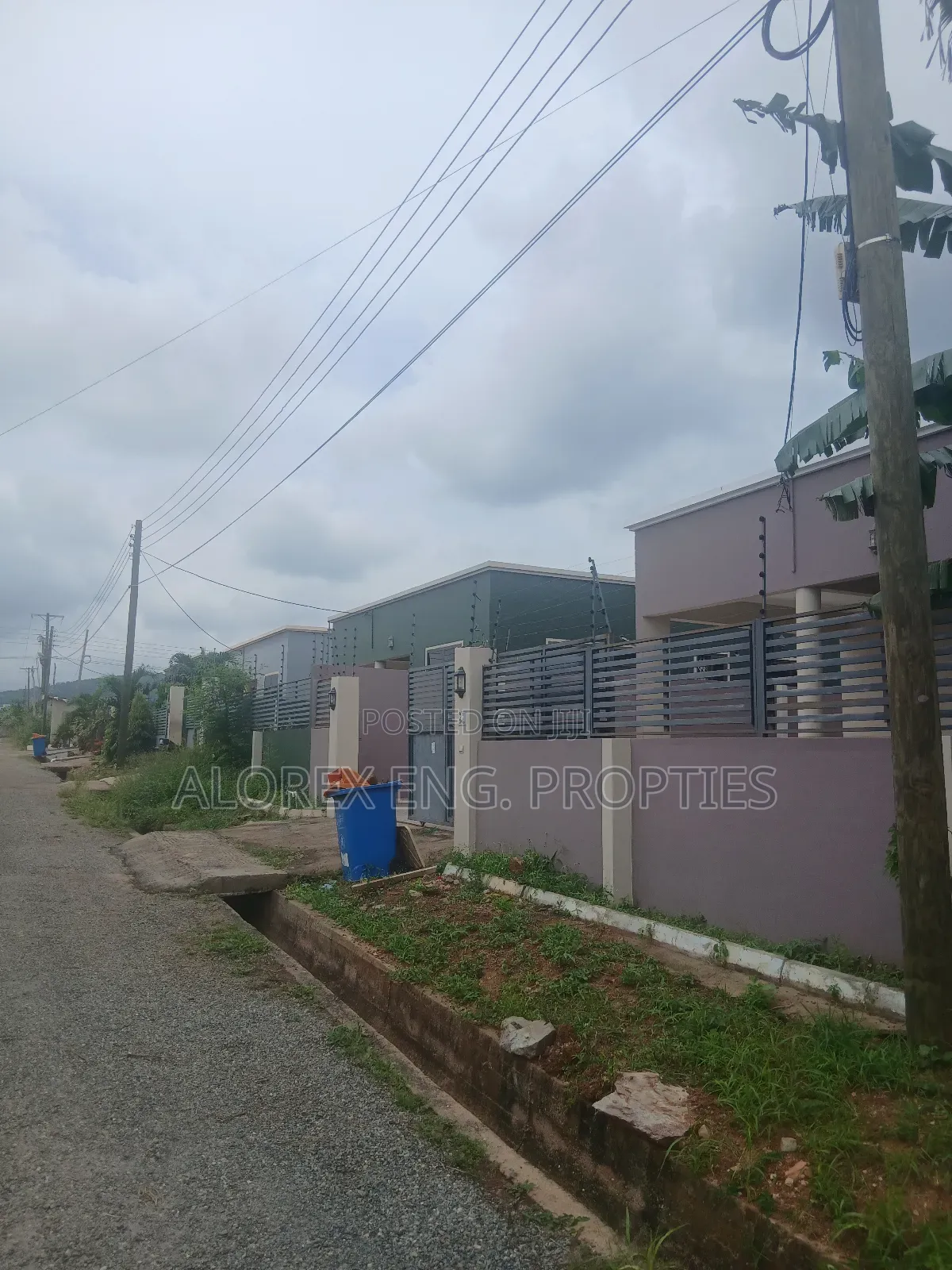3bdrm House in Self Compound, Abokobi for rent in Abokobi