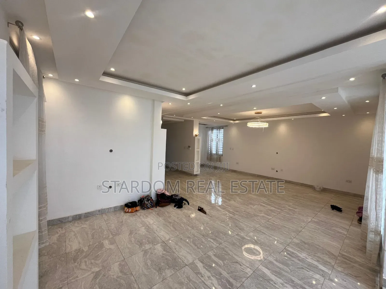 4bdrm Duplex in Ars, East Legon for rent in East Legon