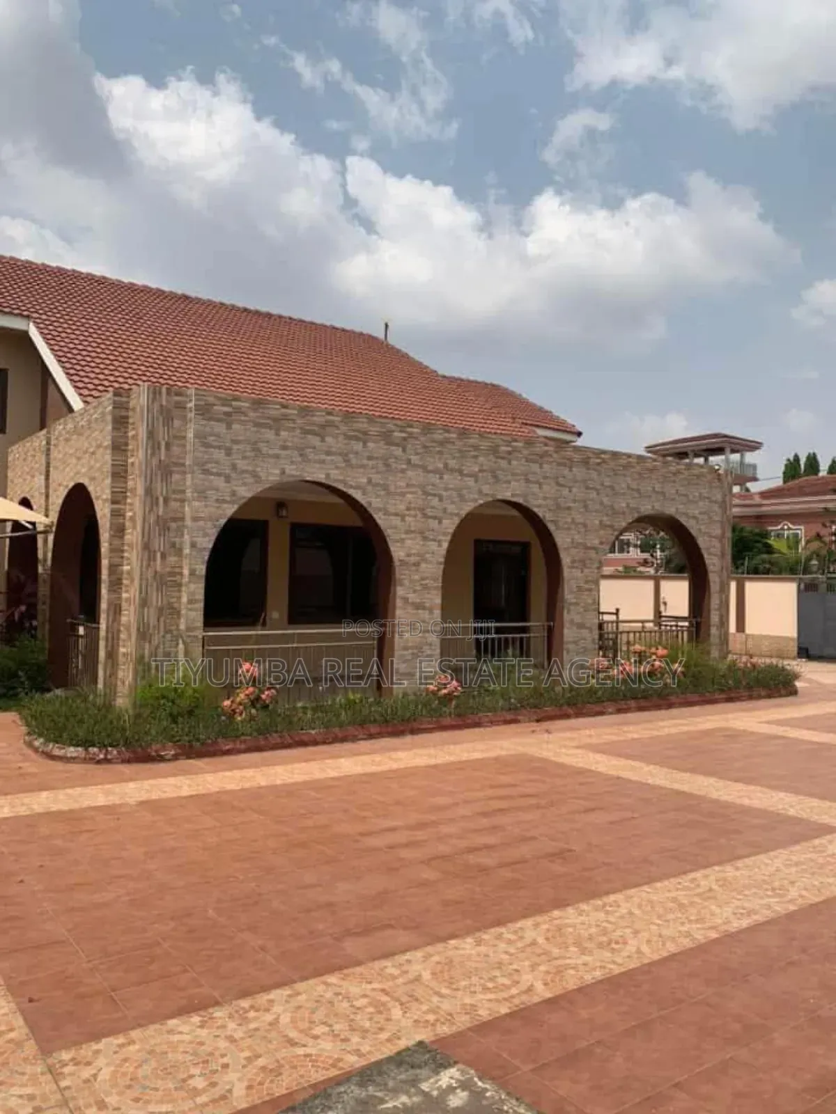 5bdrm House in Tiyumba Real Estate, Pillar 2 for rent in Pillar 2
