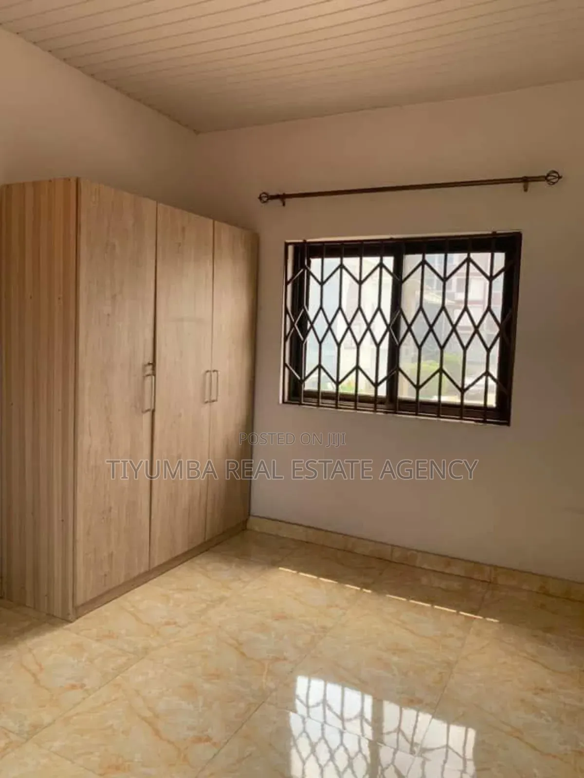 5bdrm House in Tiyumba Real Estate, Pillar 2 for rent in Pillar 2