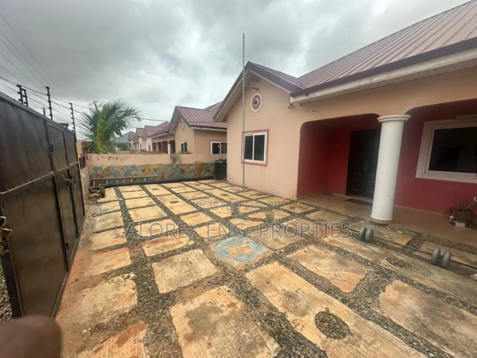 2bdrm House in Com 25, Tema Metropolitan for sale in Tema Metropolitan