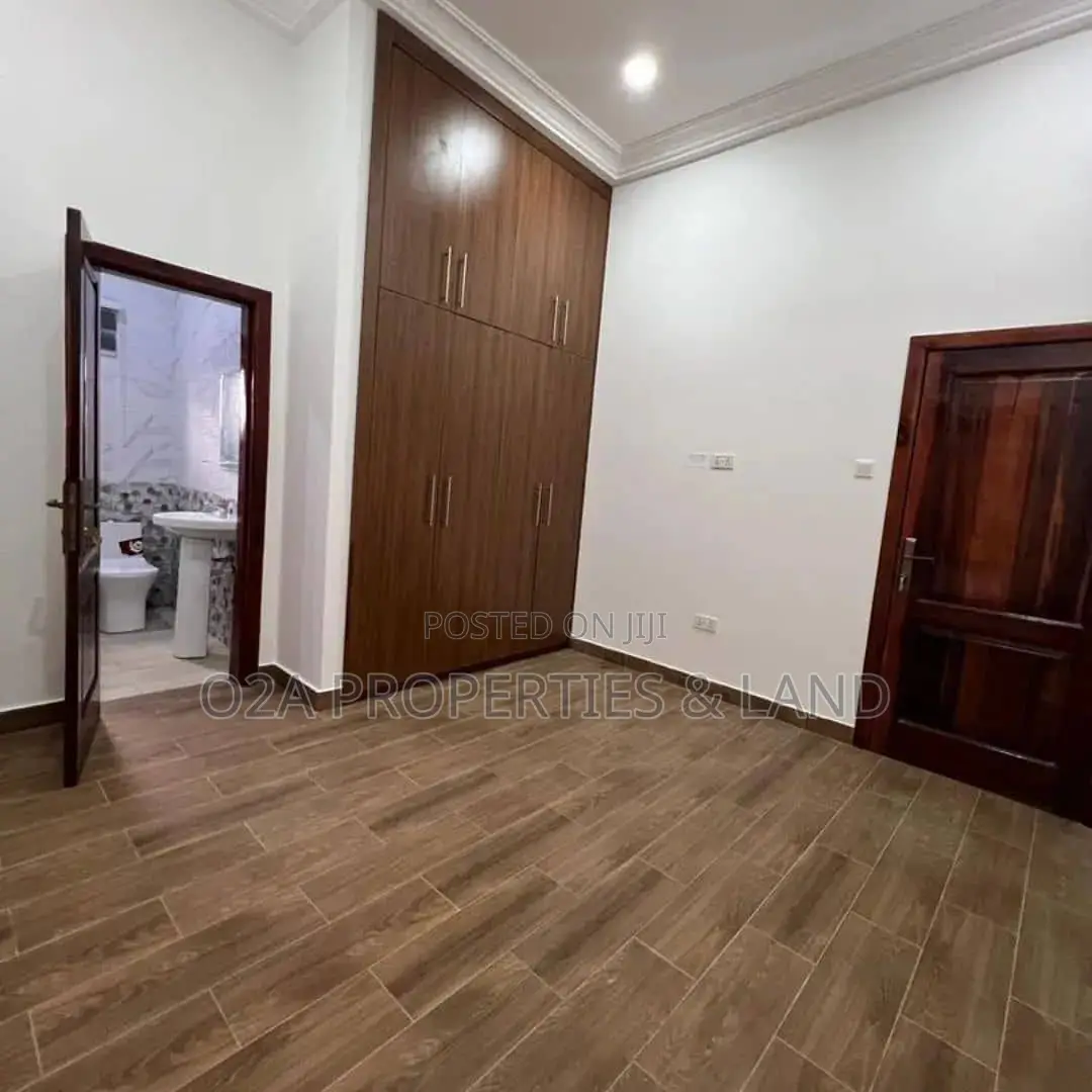 3bdrm House in Oyarifa, Ghana Flag for sale in Ghana Flag
