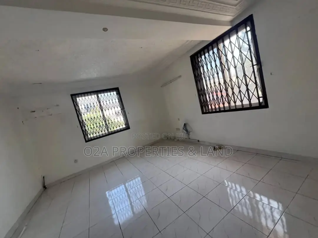5bdrm House in Airport Residential for rent in Airport Residential Area