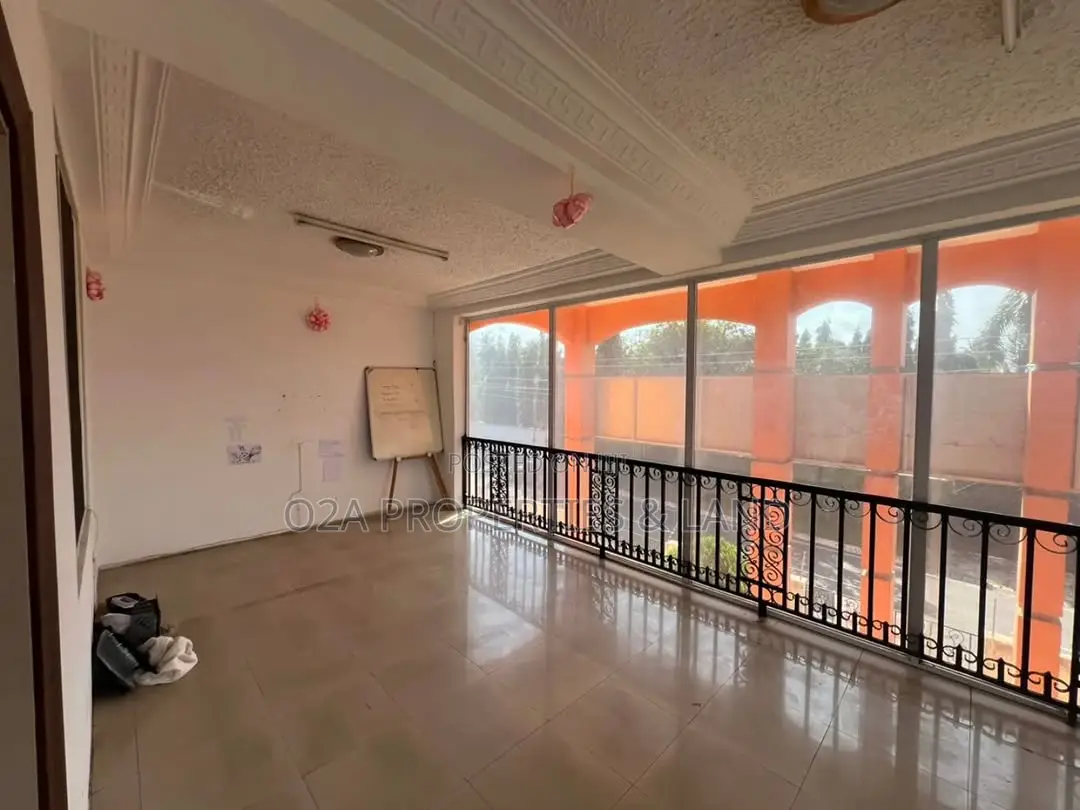 5bdrm House in Airport Residential for rent in Airport Residential Area