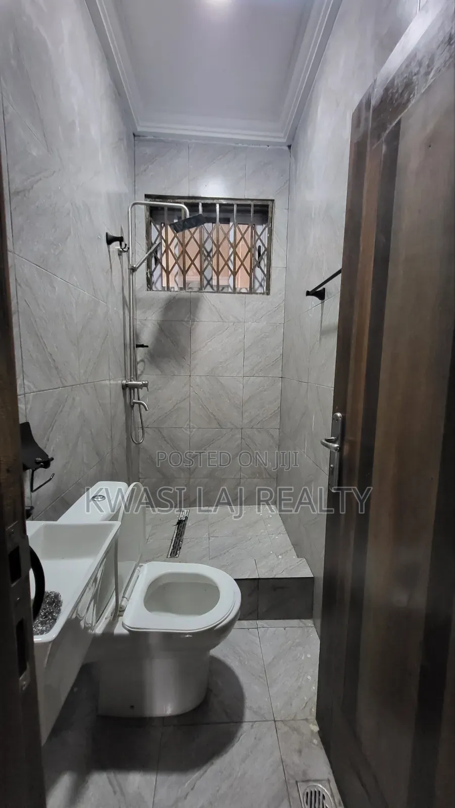 2bdrm Apartment in Broadcasting, Weija for rent in Weija