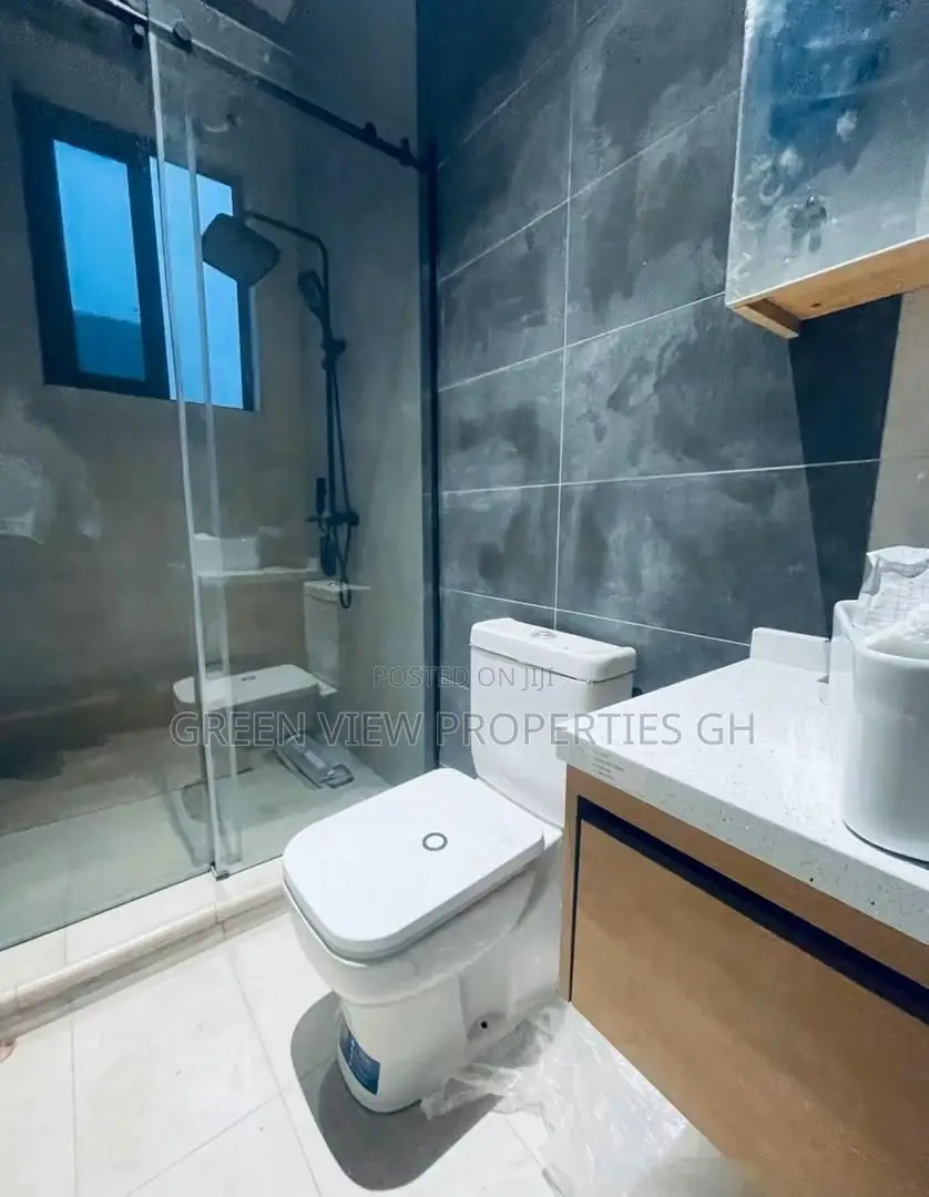 4bdrm Duplex in East Legon for sale in East Legon