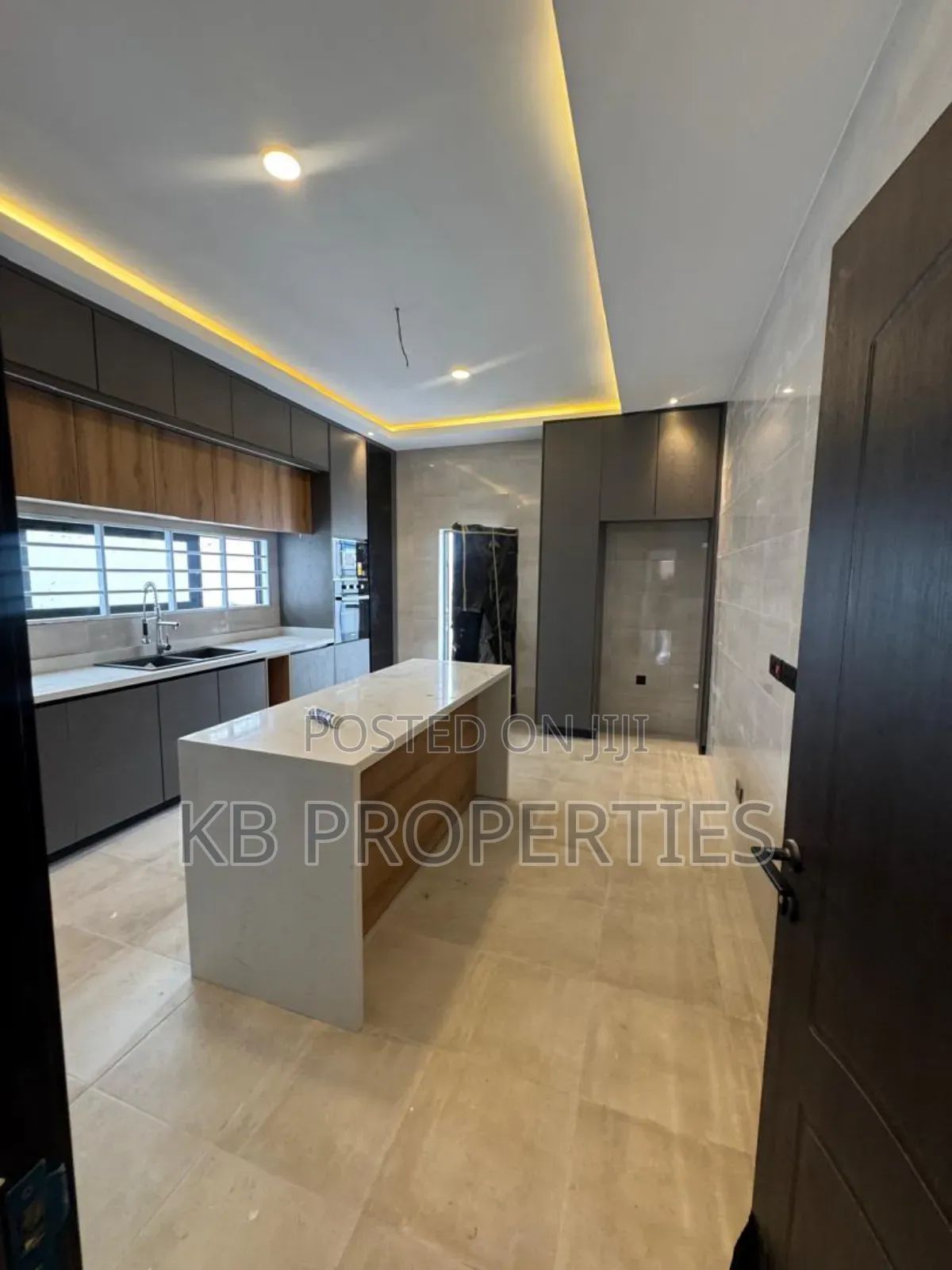 3bdrm House in Kb Properties, Spintex for sale in Spintex