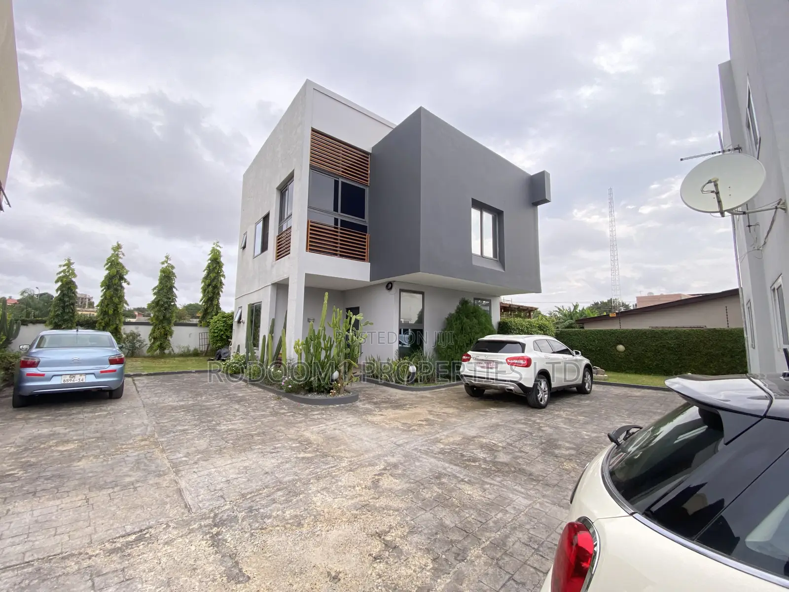 4bdrm Duplex in Tesano Gardens for sale in Tesano