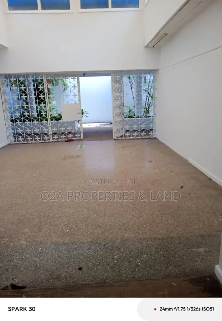 6bdrm House in Abelemkpe, Lincoln School Area for rent in Lincoln School Area