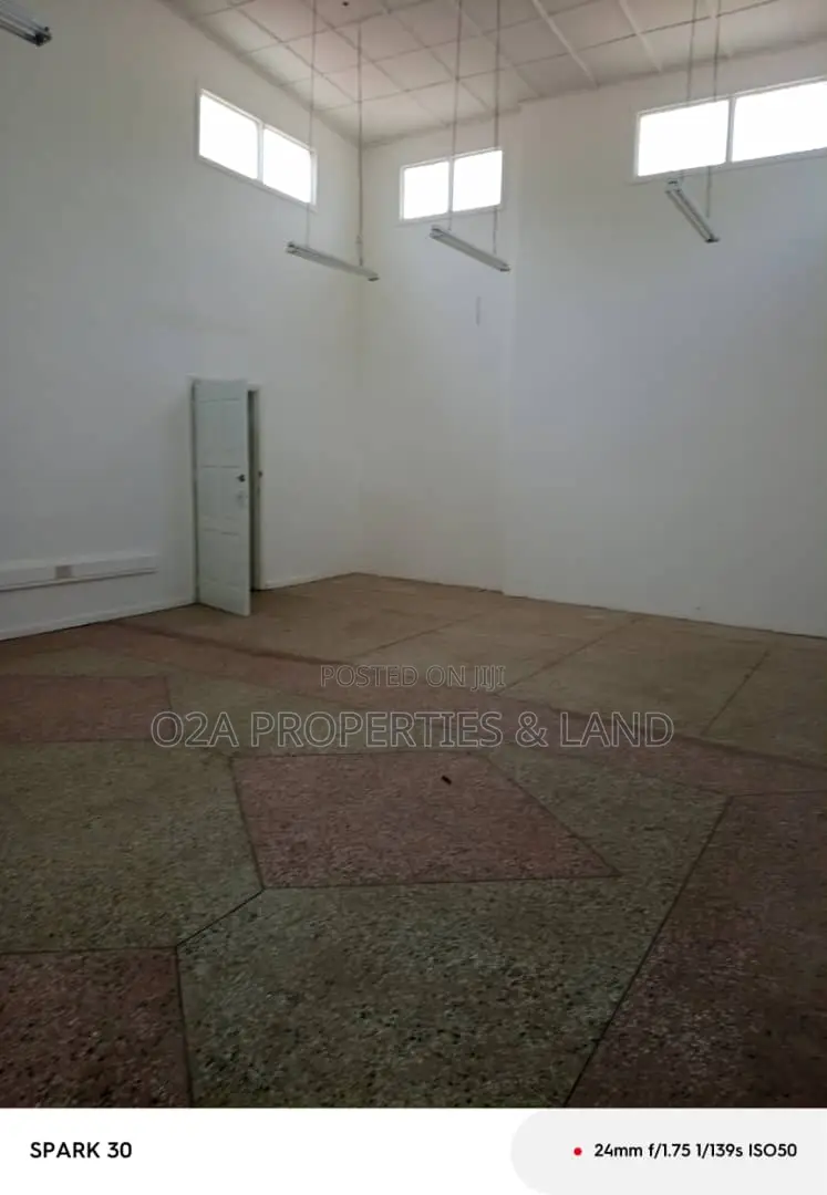 6bdrm House in Abelemkpe, Lincoln School Area for rent in Lincoln School Area