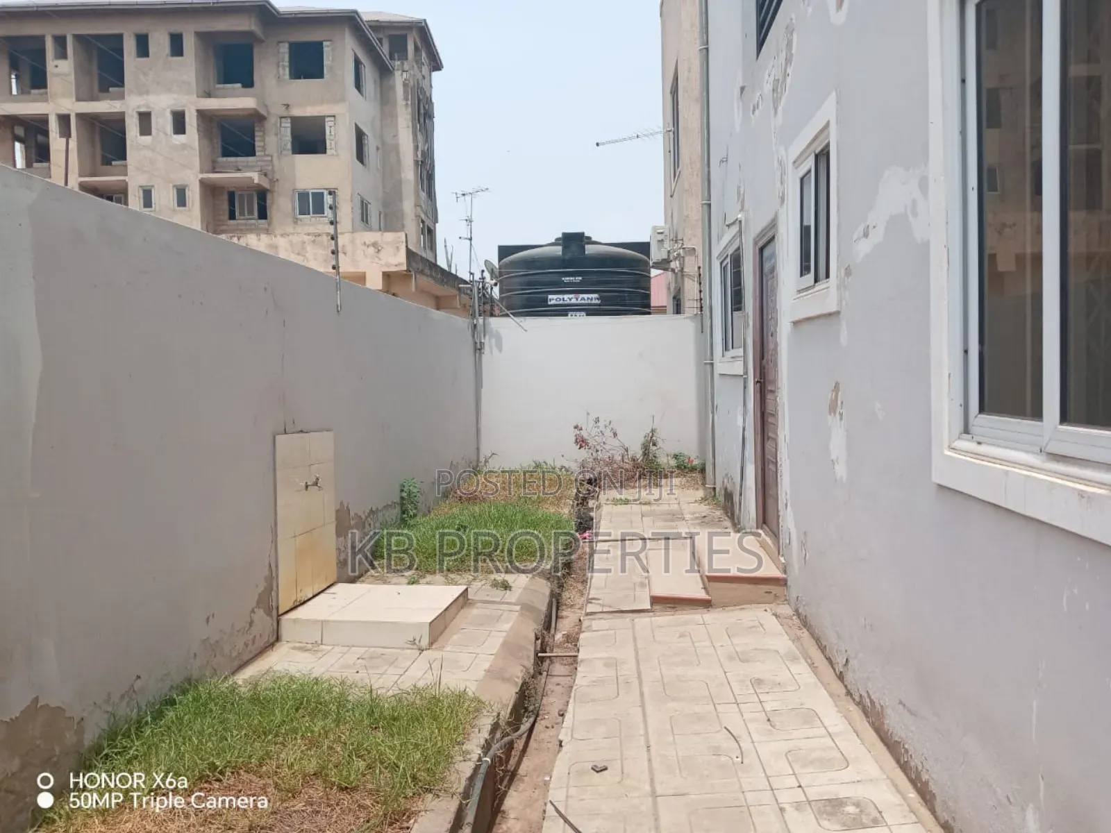4bdrm Duplex in Kb Properties, Spintex for sale in Spintex