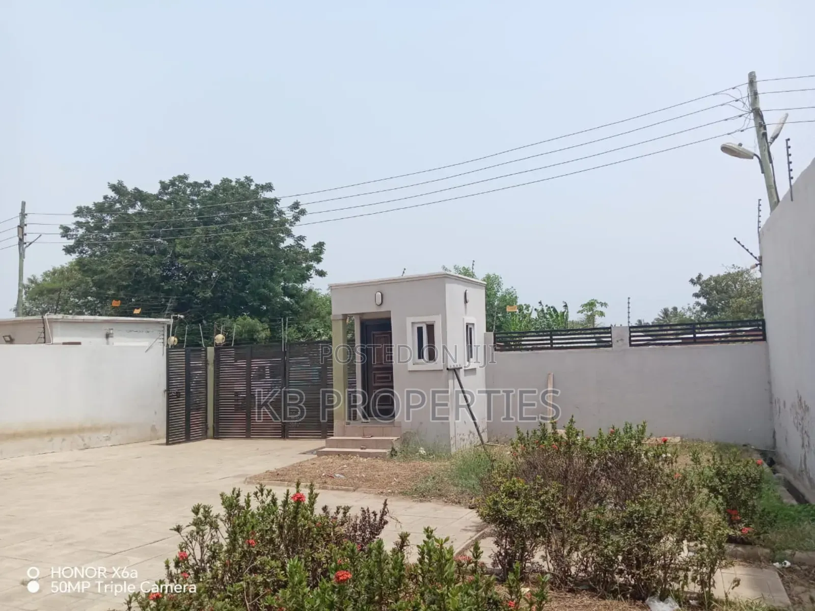 4bdrm Duplex in Kb Properties, Spintex for sale in Spintex