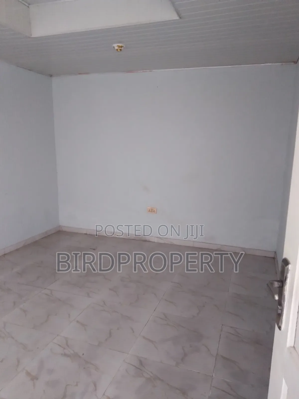 1bdrm Apartment in Bird-Group, School Junction for rent in School Junction