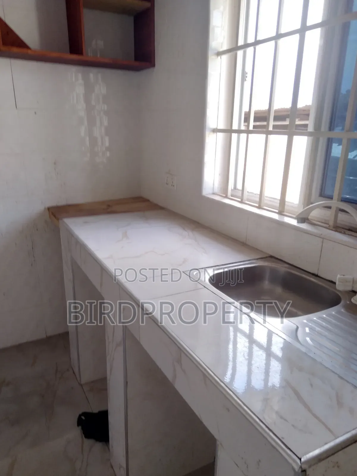 1bdrm Apartment in Bird-Group, School Junction for rent in School Junction