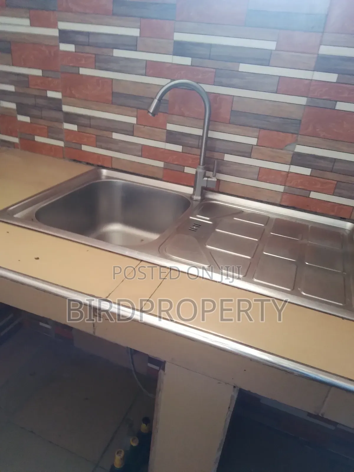 1bdrm Apartment in Bird-Group, School Junction for rent in School Junction